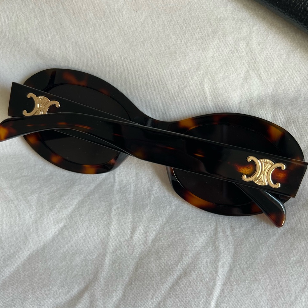 CELINE SUNGLASSES (Celine Triomphe Oval Sunglasses)
